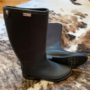 Black Hunter Rain boots with Gold detail✨